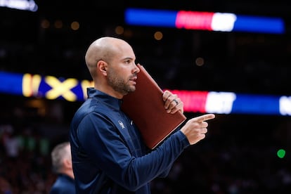 Entrenador baloncesto Jordi Fernandez