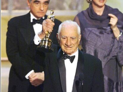 Elia Kazan, en 1999 cuando recibió el Oscar honorífico.