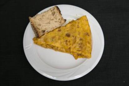 Ración de tortilla de patatas del restaurante Colósimo.