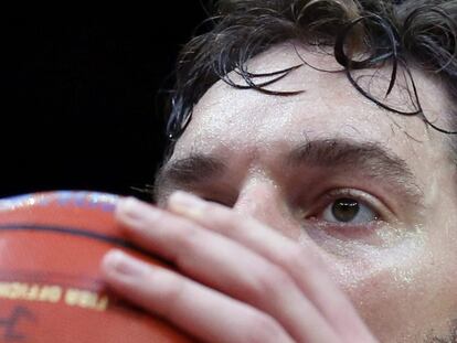 Pau Gasol, durante el partido contra Polonia.