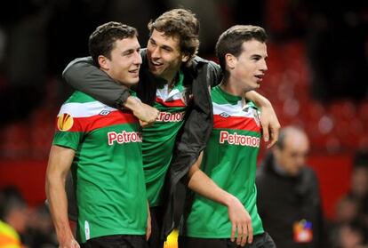De Marcos, Llorente e Ibai Gómez abandonan Old Trafford.
