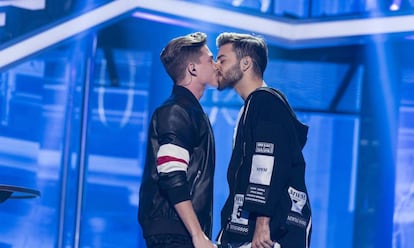 Raoul y Agoney en la gala 7 de 'Operación Triunfo'.