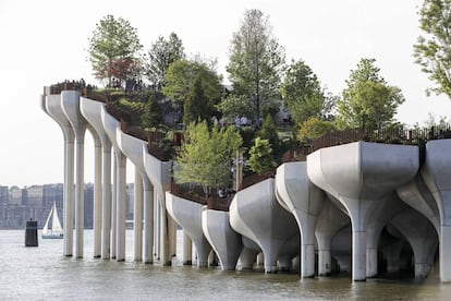 El neoyorquino Little Island, diseñado por el arquitecto Thomas Heatherwick.