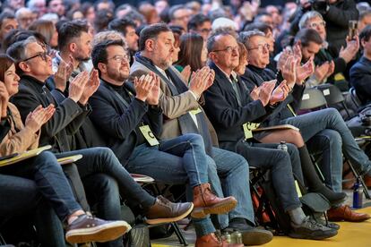 El 'president' Pere Aragonés (c-i), junto al líder de ERC, Oriol Junqueras (c), en el Congreso Nacional de la formación, en Lleida.