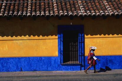 Vida cotidiana en una calle de San Cristóbal de las Casas.