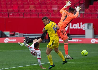 En-Nesyri remata de forma acrobática ante Cala y el meta Ledesma.