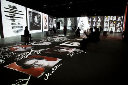 Un momento de la exposición interactiva 'Vida y obra de Frida Kahlo', en el Teatro Instante. 