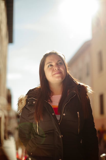 Alicia de la Fuente ella retratada en las calles de Madrid. 