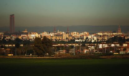 Vista de la boina de contaminación sobre Sevilla desde Montequinto.