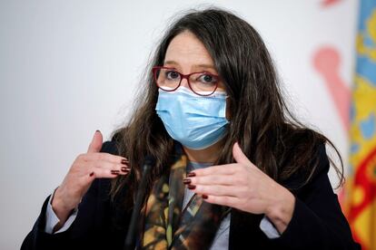 La vicepresidenta y portavoz del Gobierno valenciano, Mónica Oltra, durante una rueda de prensa posterior al pleno del Consell.