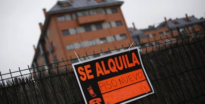 Cartel de viviendas en alquiler en Albacete.