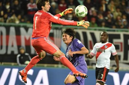 No primeiro tempo, o goleiro Barovero salvou pelo menos quatro chances claras de gol do Sanfrecce,