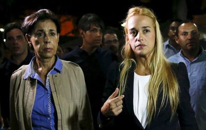 The mother of Leopoldo López, Antonieta, and his wife, Lilian Tintori, after hearing the sentence.