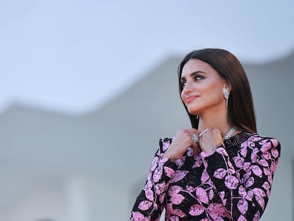 Penélope Cruz llega a la proyección de 'L'Immensità', en el festival de Venecia.