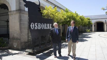 Tomás e Ignacio Osborne, en la sede de la bodega en El Puerto de Santa María.