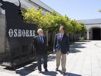 Tom&aacute;s e Ignacio Osborne, en la sede de la bodega en El Puerto de Santa Mar&iacute;a. 