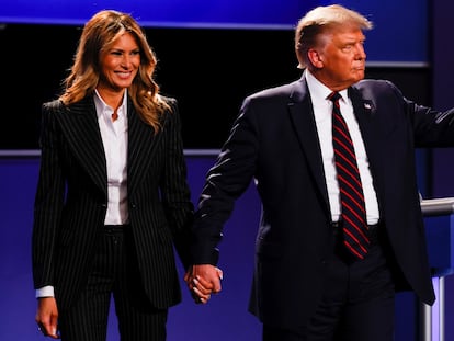 Donald Trump y Melania Trump, durante el debate presidencial celebrado este martes.