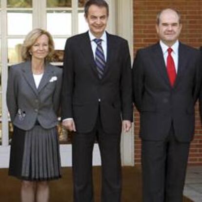 Zapatero con los nuevos ministros