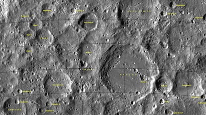 Cráteres en la Luna, con los dedicados a Stark en la parte izquierda.