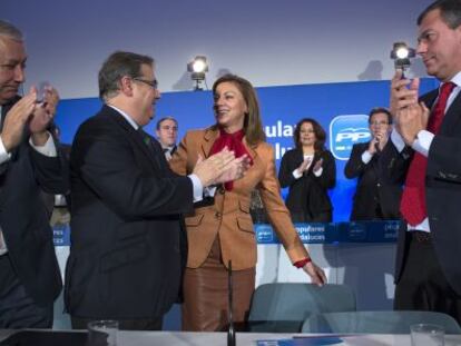 Desde la izquierda, Arenas, Zoido, Cospedal y Sanz en la Junta Directiva Regional del PP andaluz este miércoles.