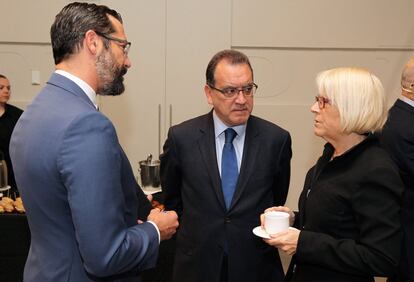 José Luis Gómez Mosquera, director gerente de El País y Cinco Días; Jorge Rivera, director de Comunicación y Relaciones Institucionales de Prisa; y Gabriela Cañas, subdirectora de la escuela de periodismo de El País.