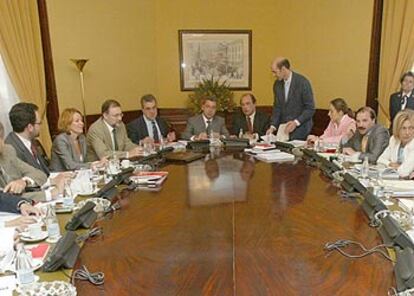 Los miembros de comisión de investigación parlamentaria del 11-M, durante la reunión que mantuvieron el martes.
