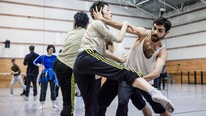 Ensayos de &#039;Nippon-Koku&#039;, primera colaboraci&oacute;n entre la Compa&ntilde;&iacute;a Nacional de Danza y Marcos Morau &amp; La Veronal. 