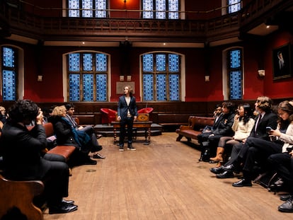Noche de debate en la Oxford Union.