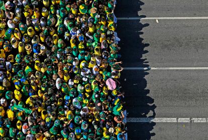 Vista aérea de uma manifestação em apoio ao presidente brasileiro Jair Bolsonaro em São Paulo.