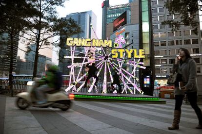El monumento a 'Gangnam Style' en su barrio.