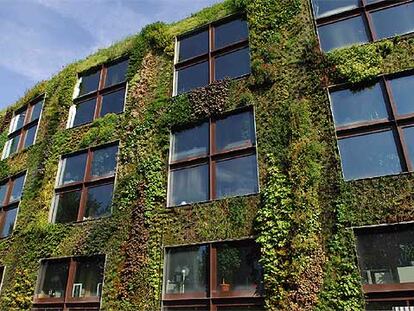 Una de las vistas del exterior del nuevo Museo del Quai Branly de París