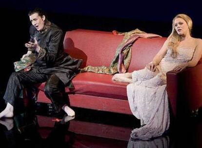 Sarah Connolly, en el papel de Nerón, y Miah Persson, como Poppea, ayer en el ensayo general de la ópera.