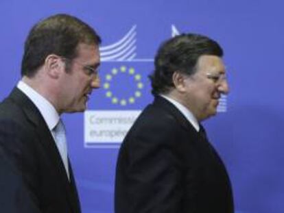 El primer ministro luso, Passos Coelho (izda), y el presidente de la Comisión Europea, Jose Manuel Durao Barroso. EFE/Archivo