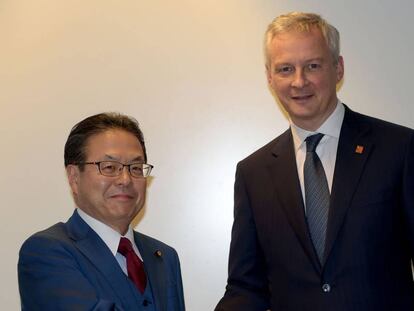 El ministro japonés de Economía, Hiroshige Seko, y su par francés, Bruno Le Maire, la semana pasada en París  