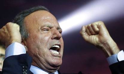 Julio Iglesias, en una actuación del pasado mes de mayo en el Berklee College of Music de Boston.
