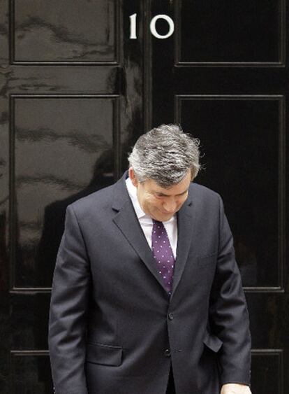 Gordon Brown, ante su residencia en el 10 de Downing Street.