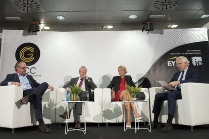 Pablo Juantegui, consejero delegado de Telepizza; Josep Pique Camps, economista; María Helena Antolín Raybaud, vicepresidenta Grupo Antolín, y Giuseppe Tringali, presidente del Global Corporation Center.