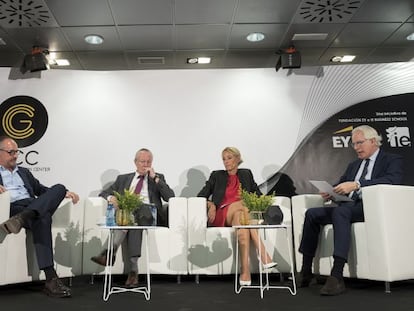 Pablo Juantegui, consejero delegado de Telepizza; Josep Pique Camps, economista; María Helena Antolín Raybaud, vicepresidenta Grupo Antolín, y Giuseppe Tringali, presidente del Global Corporation Center.