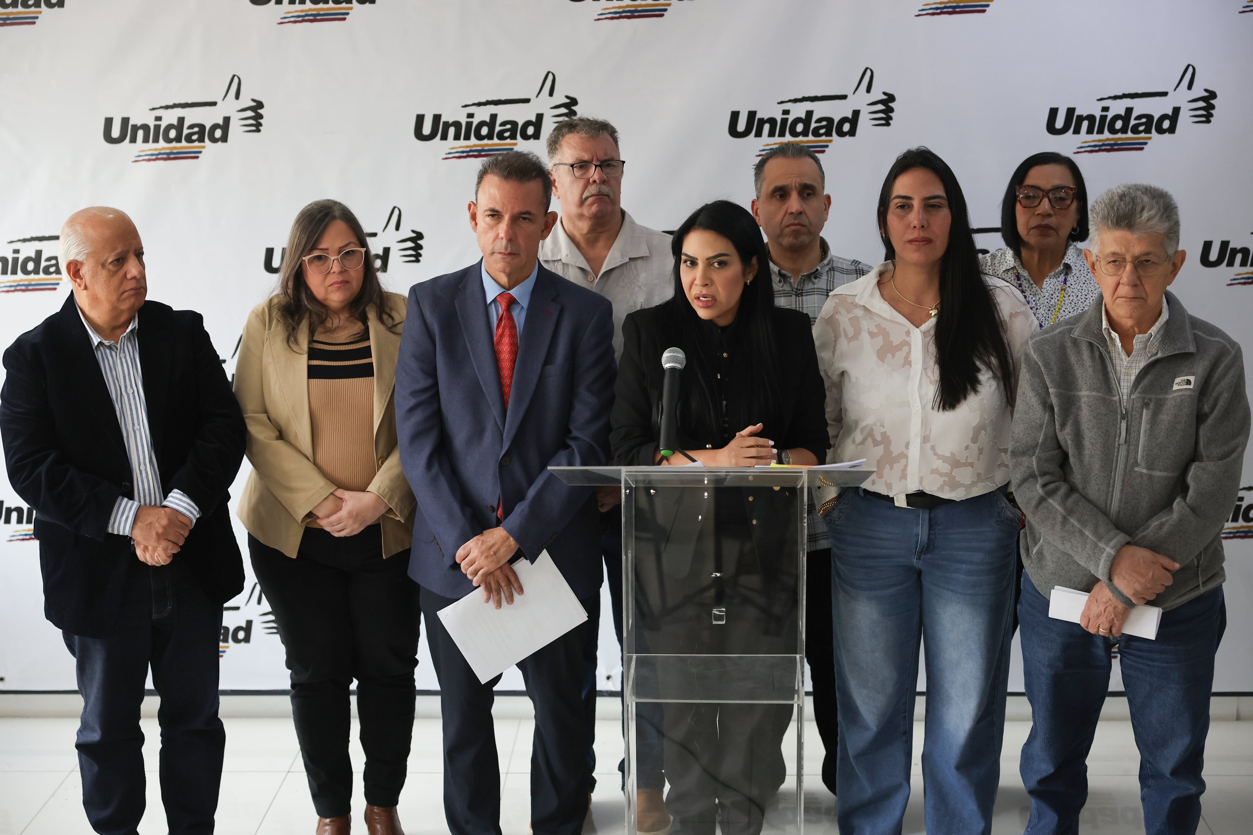 La oposición venezolana recompone sus piezas para ganar peso en la transición