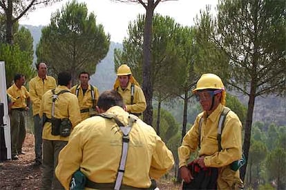 Uno de los retenes de la Junta, en el incendio de Berrocal en 2004.