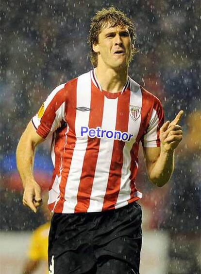 Fernando Llorente celebra su tanto ante el Nacional.