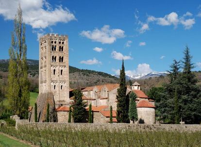 Monjos i monestir seran còmplices d’iniciatives de tota mena, des d’artístiques fins a polítiques.