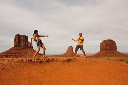 &#039;De vaqueros&#039; en Monument Valley (Utah, Estados Unidos). 