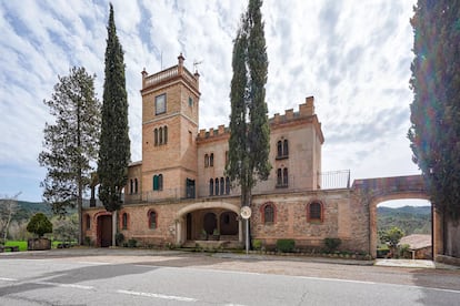 Masía en  Castellnou de Bages, provincia de Barcelona. 