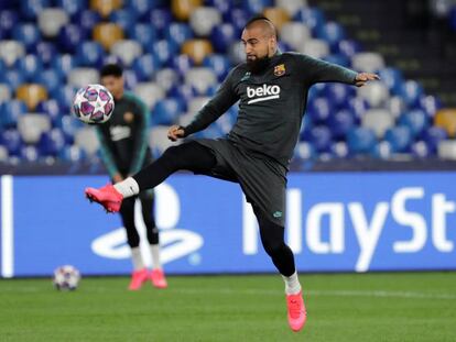 Arturo Vidal, en el estadio San Paolo. 