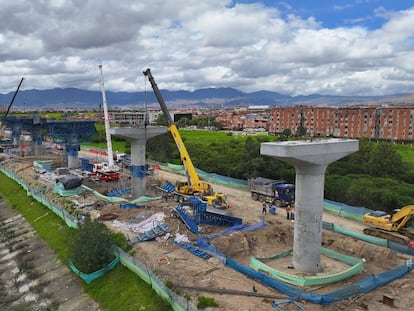 Avances en la construcción de la Línea 1 del Metro de Bogotá, Colombia.