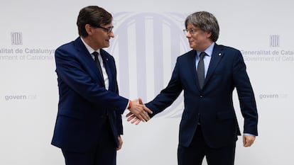 El presidente de la Generalitat, Salvador Illa, se reúne con el 'expresident' Carles Puigdemont en la sede de la Generalitat en la UE, en Bruselas, el martes 2 de septiembre de 2025.