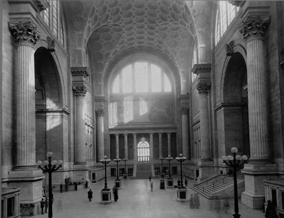 Interior de la Estación Pensilvania de Nueva York, uno de los ejemplos de la que debería ser la arquitectura oficial estadounidense según la propuesta de la National Civic Art Society. |