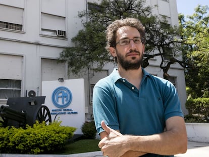 Andr&eacute;s Cappa, economista despedido de la empresa estatal Fabricaciones Militares.