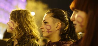 Participantes de manifestação em Madri pelo Dia Internacional da Mulher.